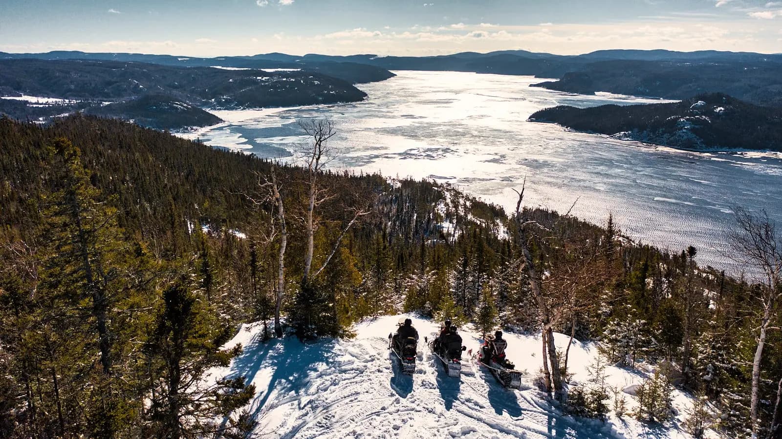 Aventures en motoneige dans les terres natales de Jessy P. : Québec maritime—Bas-Saint-Laurent, Gaspésie et Côte-Nord