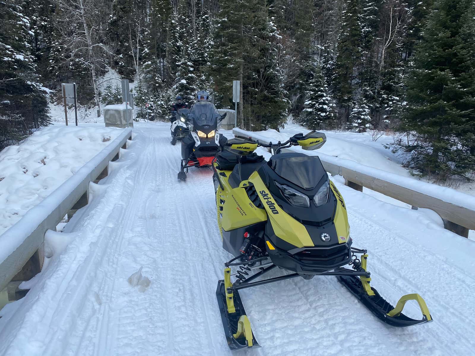 Ski-Doo Backcountry X-RS 2025 : mes premières impressions