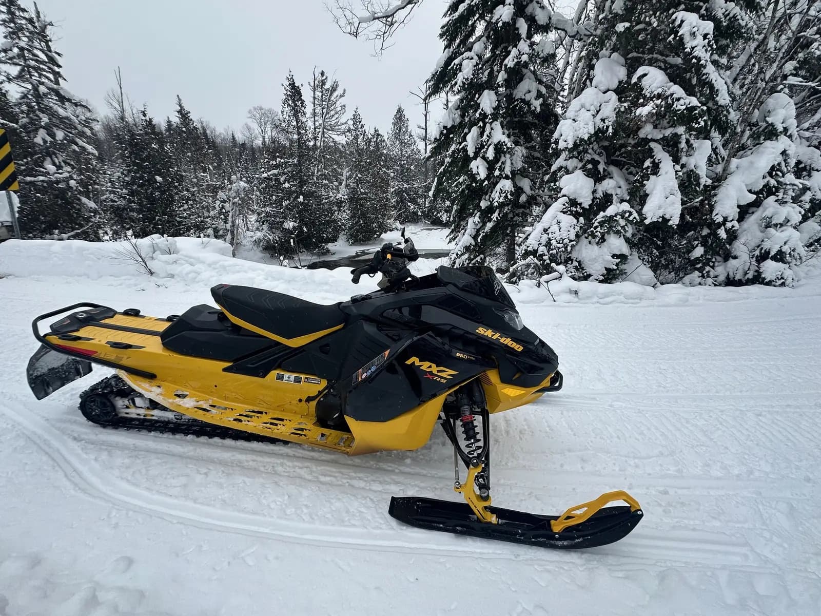 Analyse prérandonnée du Ski-Doo MXZ X-RS 2025 avec moteur 850 E-TEC