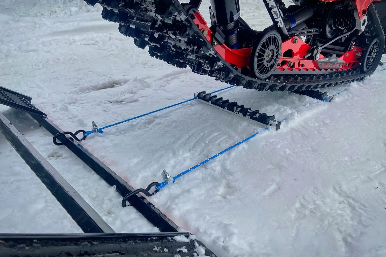Échelle de traction DIY pour rampe de chargement de motoneige : guide complet étape par étape