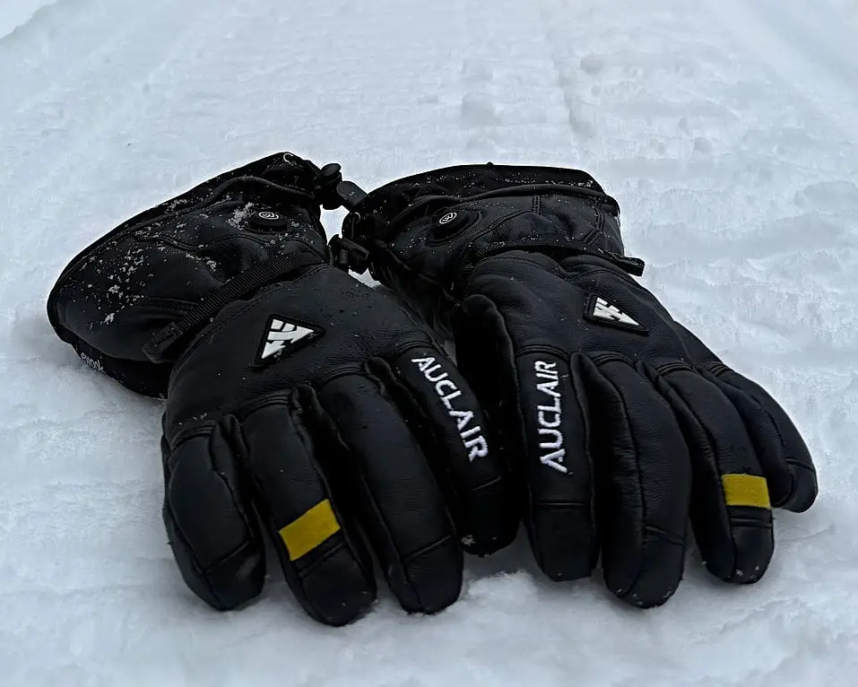 Gants chauffants ewool x Auclair : partenariat québécois innovant pour un hiver au chaud