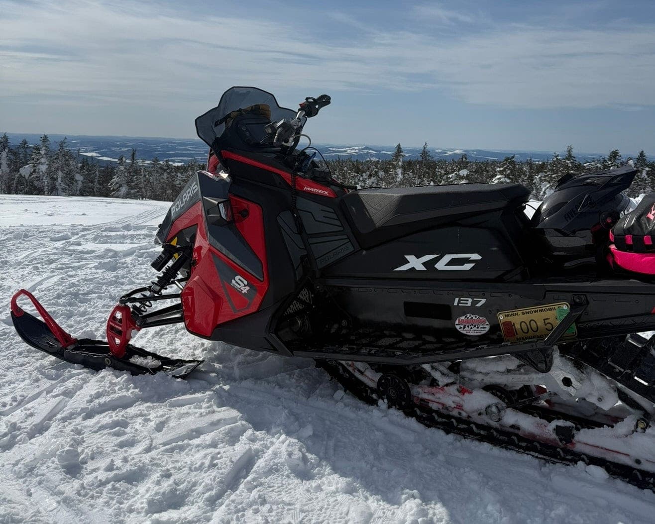Polaris ProStar S4 INDY XC : impressions terrain d’une motoneige de sentier compacte
