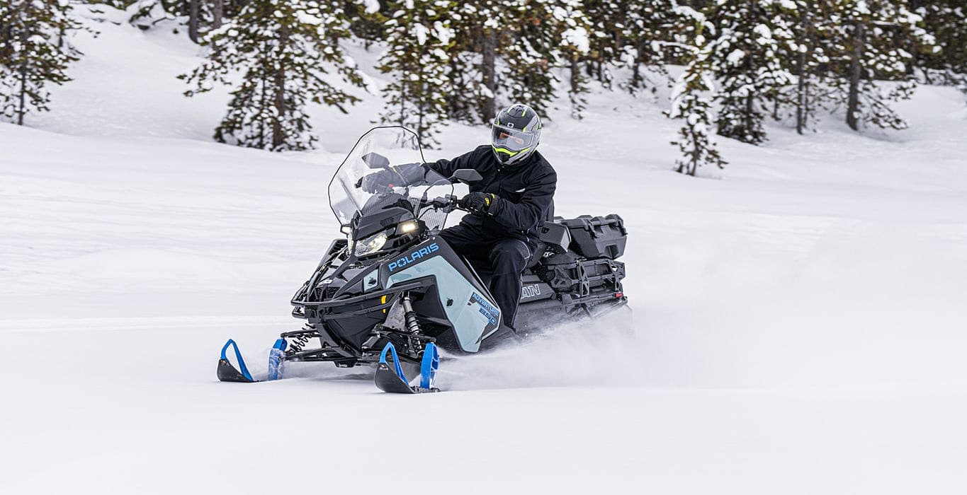 TITAN Adventure Ultimate 2026 : Polaris relance-t-elle la motoneige utilitaire 20 po?